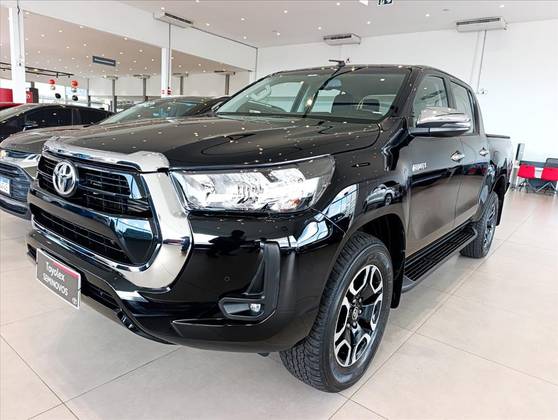 TOYOTA HILUX 2.8 D-4D TURBO DIESEL CD SRV 4X4 AUTOMÁTICO